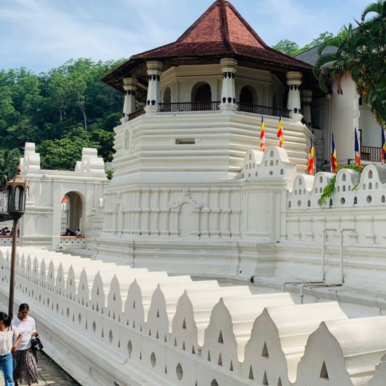16 kandy tooth temple