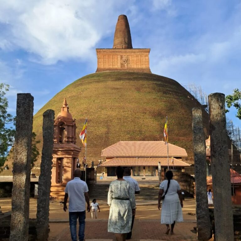 19 Srilanka Stupas