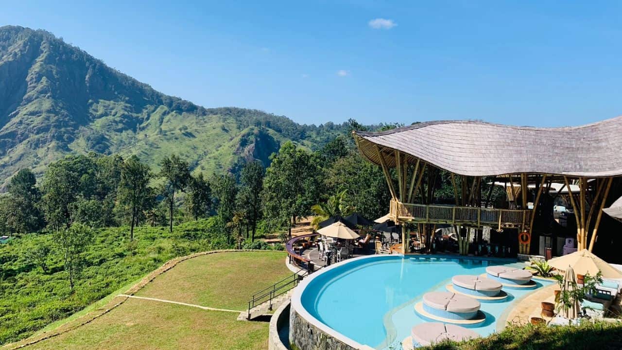 30 Ravana Pool Club